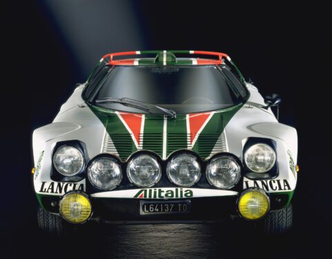 Ποιος οδηγεί τη θρυλική Lancia Stratos Alitalia στο rally Monte Carlo Historique