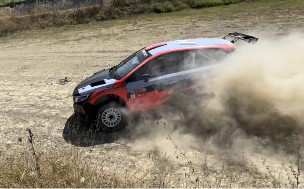 EΚΟ Ράλλυ Ακρόπολις: Τα πρώτα χλμ. με το Hyundai i20 Rally 2 για τους Μάνο και Κώστα Στεφανή