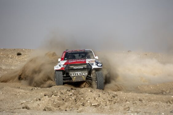Dakar 2023: Με τρία Hilux T1+ η Toyota