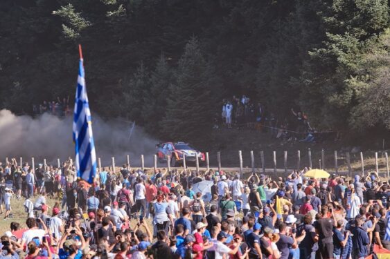 Τρομερό κόσμο μαζεύει το ελληνικό WRC, το ΕΚΟ Ράλλυ Ακρόπολις