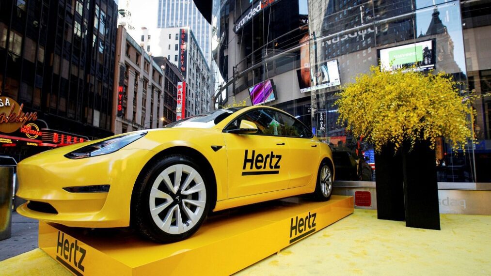Η Hertz προσφέρει στους καταναλωτές κίνητρα για να αμβλύνουν τις ανησυχίες τους σχετικά με την αυτονομία