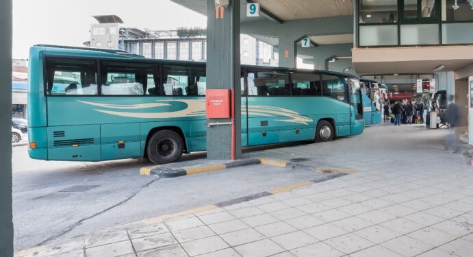 Πρώτη πόλη που θα εφαρμόσει το νέο σύστημα πληρωμής εισιτηρίων στα λεωφορεία των ΚΤΕΛ, η Λάρισα