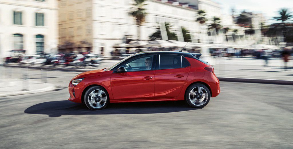 Πρώτο στις ταξινομήσεις και τον Απρίλιο το Opel Corsa με 570 μονάδες (5,56%)