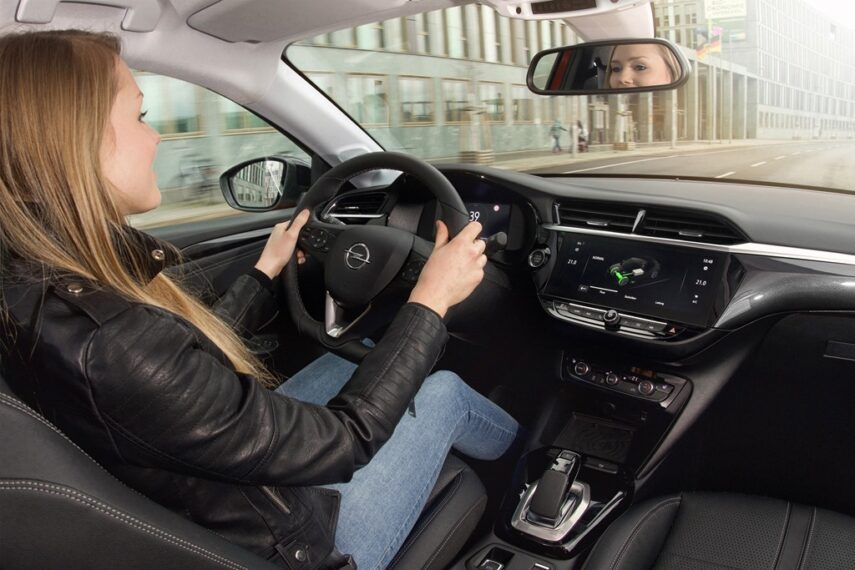 Το χαμηλό κόστος χρήσης, αλλά και τα προηγμένα συστήματα άνεσης και ασφάλειας αποτελούν ισχυρά πλεονεκτήματα του Opel Corsa