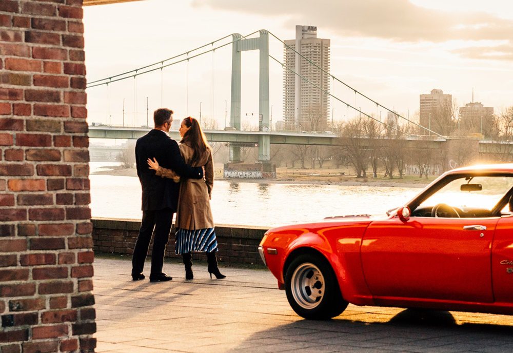 Ρομαντικές στιγμές με φόντο Toyota Celica