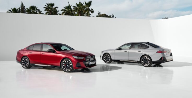 Η νέα Σειρά 5 της BMW και το i5 sedan θα κυκλοφορήσουν τον Οκτώβριο, ενώ το i5 wagon θα ακολουθήσει την άνοιξη του 2024