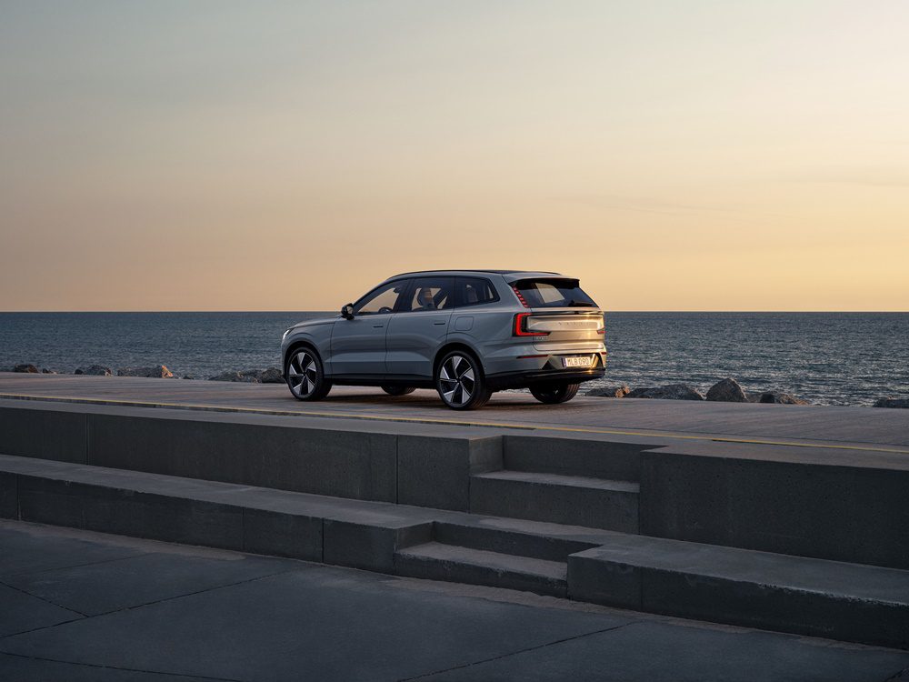 H Volvo ανέστειλε το λανσάρισμα του EX90 