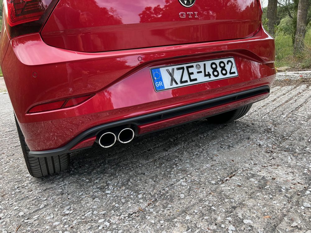Δύο εξατμίσεις στο Volkswagen Polo GTI