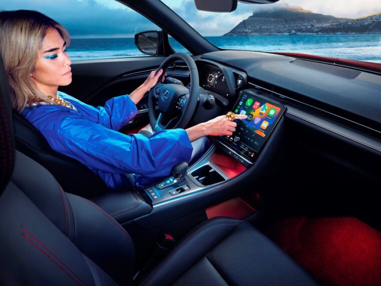 H Lexus θέλει να δείξει με το LBX ότι τολμά και προηγείται τεχνολογικά της εποχής του