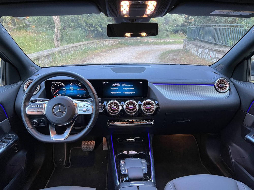Το ψηφιακό εσωτερικό της Mercedes EQA 250+