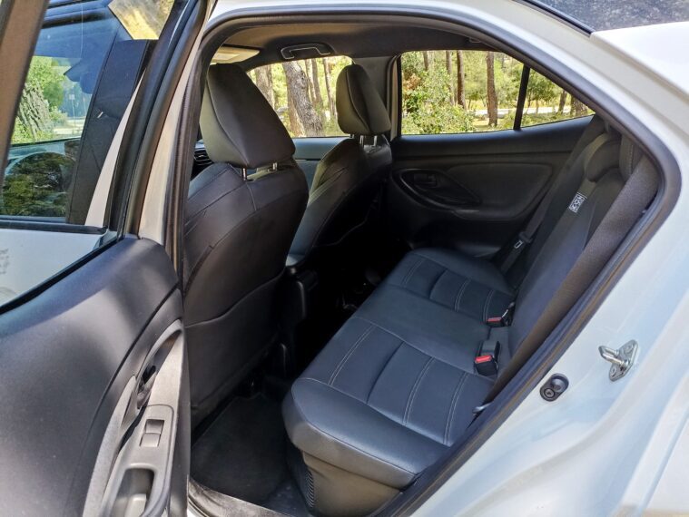 Toyota Yaris Cross Hybrid AWD-i με δυνατότητα προσαρμογής των πίσω καθισμάτων, ανάλογα με τις ανάγκες φόρτωσης