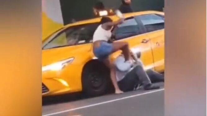 Άγριος ξυλοδαρμός οδηγού ταξί στη Νέα Υόρκη.