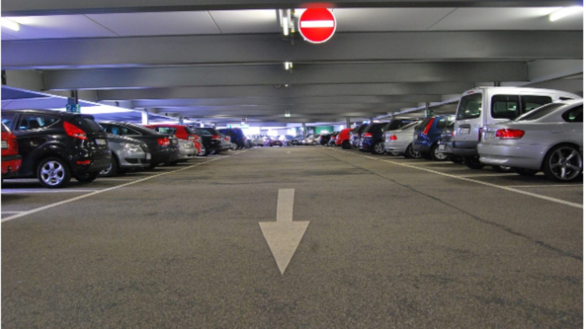 Ο σωστός τρόπος για να παρκάρεις το όχημά σου σε μία κάθετη θέση στάθμευσης!