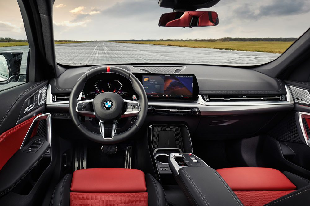 Το ψηφιακό ταμπλό της BMW X1 M