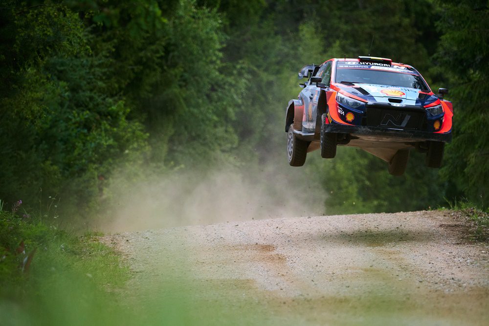 Στη δεύτερη θέση ο Νεβίλ στο WRC της Εσθονίας 