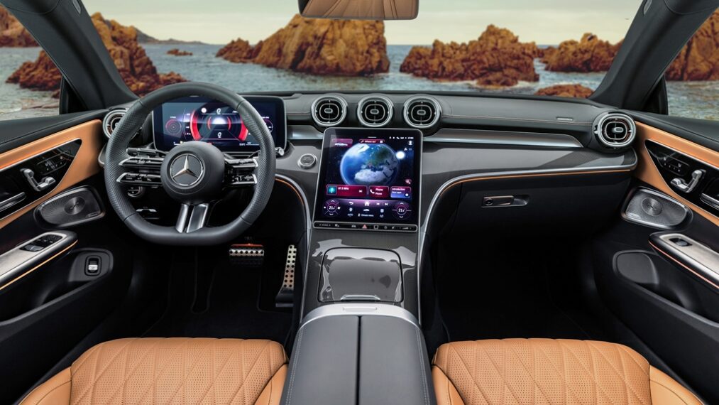 Το Mercedes-Benz CLE Coupe υιοθετεί πολλές ψηφιακές καινοτομίες από τη νέα E-Class