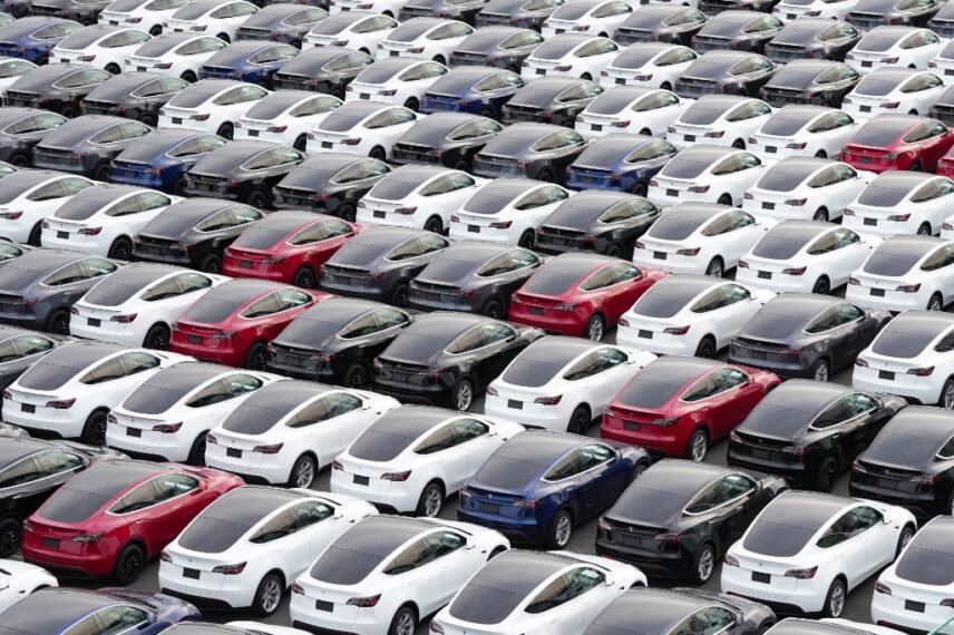 Οι τιμές στις πωλήσεις αυτοκινήτων θα δεχθούν πιέσεις και για τα EV και για εκείνα με θερμικούς κινητήρες