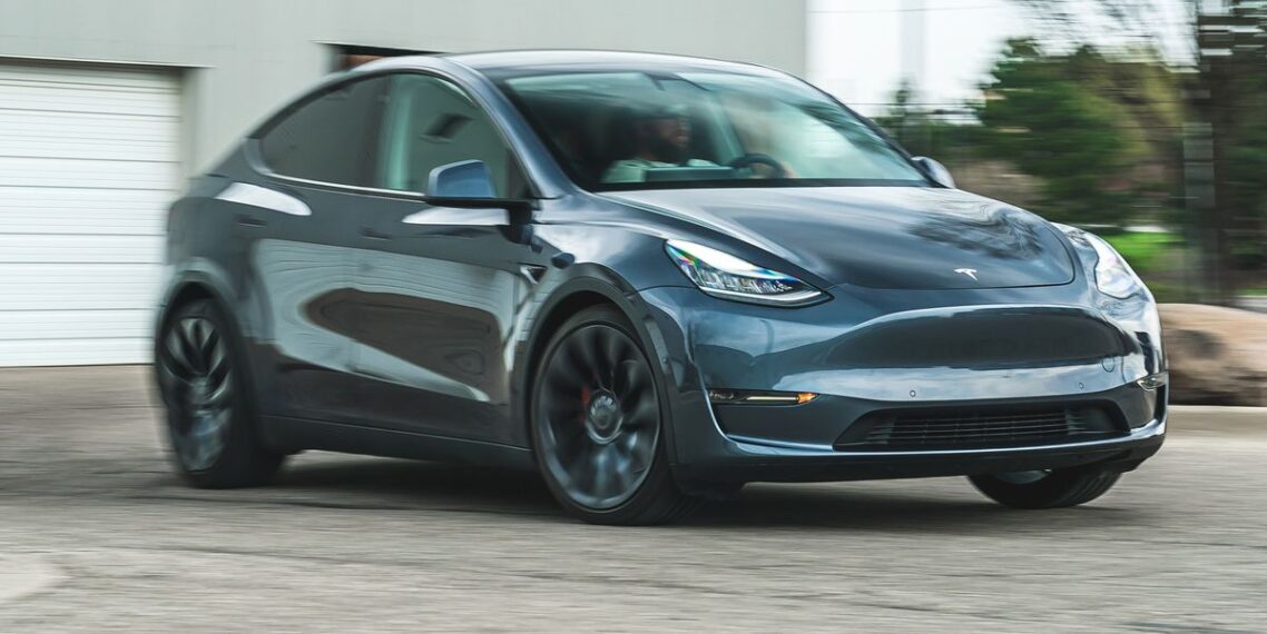 Το crossover της Tesla, το Model Y, έγινε το αυτοκίνητο με τις περισσότερες πωλήσεις παγκοσμίως