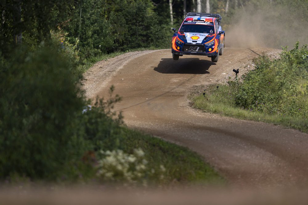 Όλο άλματα το WRC της Εσθονίας 