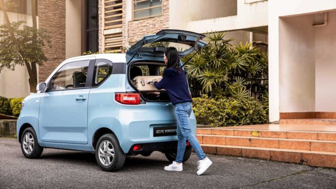 Ο Πρόεδρος της Renault έχει άραγε στο νου του το Wuling Hongguang Mini EV με τις περισσότερες πωλήσεις στην Κίνα;