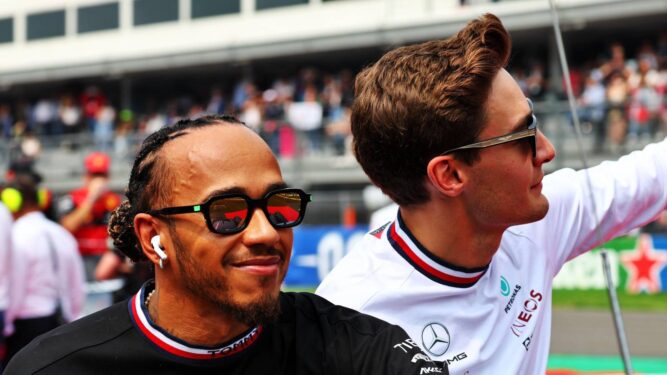 Χάμιλτον και Ράσελ θα οδηγούν για ακόμη δύο σεζόν για τη Mercedes