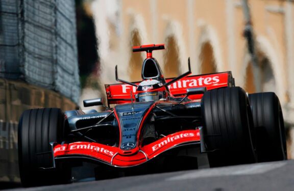 Η McLaren MP4/21 λοιπόν θα βγει σε δημοπρασία από τον οίκο Bonhams στις 25 Νοεμβρίου στο Άμπου Ντάμπι. Το γεγονός συμπίπτει με τον εκεί αγώνα της Formula 1,