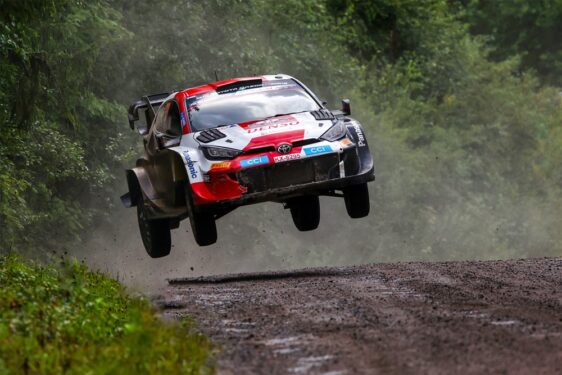 Προηγείται σταθερά ο Έβανς στο WRC της Φινλανδίας