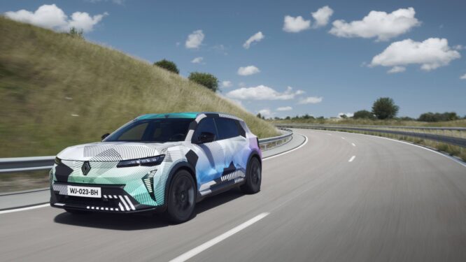 Renault Scenic E-Tech, θ' αποκαλυφθεί επίσημα στις 4 Σεπτεμβρίου στο Μόναχο