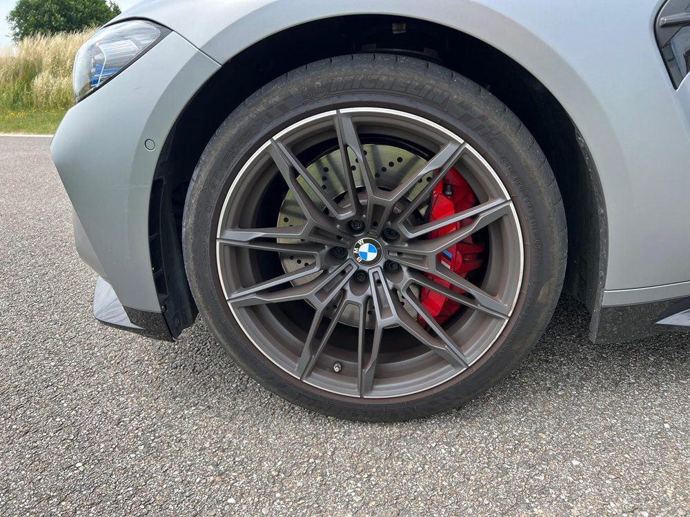 BMW M3 Touring Competition, οι μπροστινές ζάντες 19 ιντσών