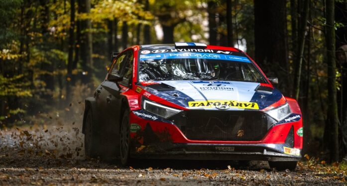 Tα ηλεκτρικά στο Hyundai πρόδωσαν τον Λίντχολμ στο WRC της κεντρικής Ευρώπης