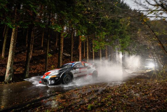 o Έβανς προηγείται στο WRC της Ιαπωνίας