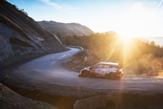 Εξακολουθεί να προηγείται ο Νεβίλ στο WRC του Μόντε Κάρλο