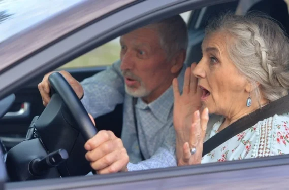 Τέλος στα διπλώματα οδήγησης για τους 70χρονους