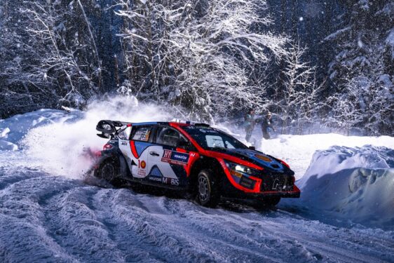 Χαμός γίνεται στο WRC της Σουηδίας