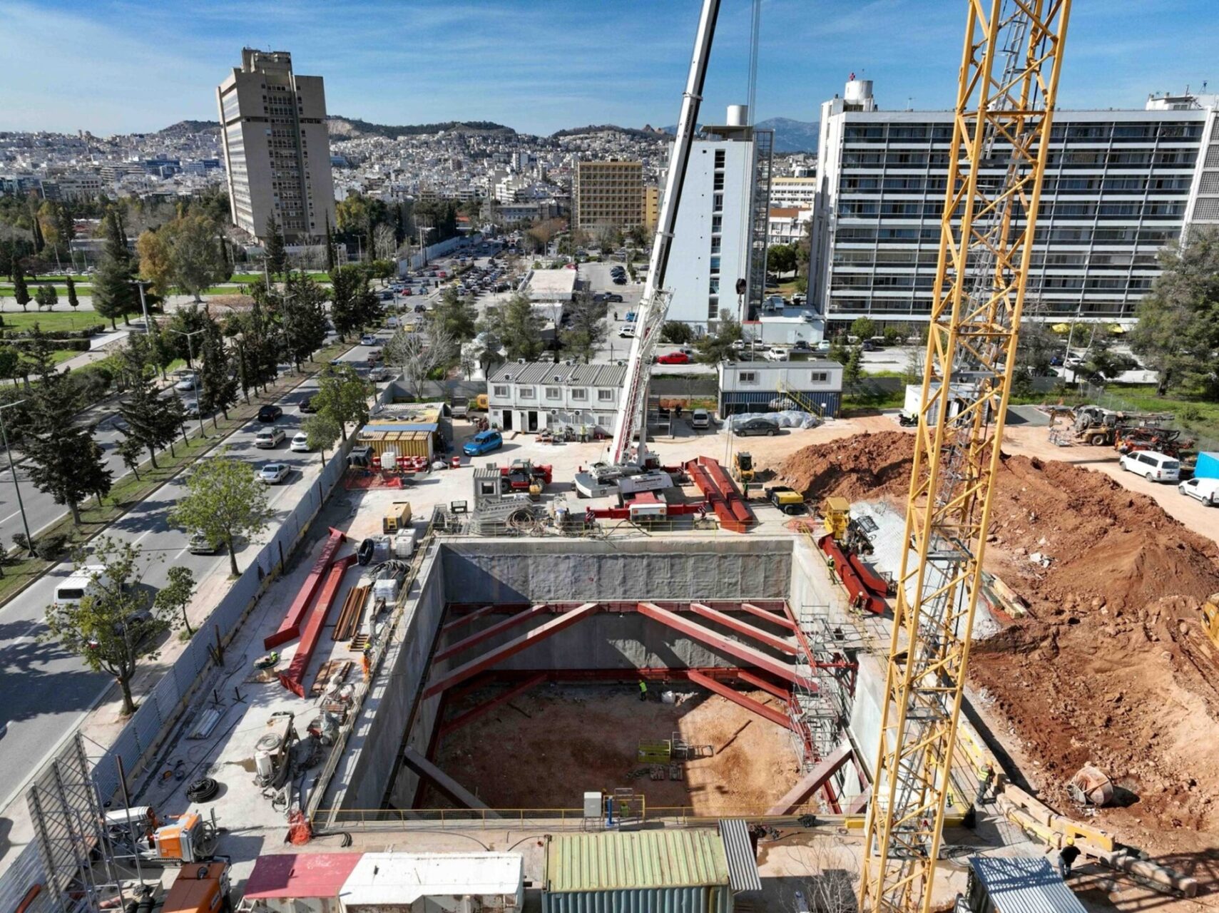 metro grammi 4 scaled - Αθήνα: Αυτά τα οδικά έργα θα λύσουν το (μεγάλο) κυκλοφοριακό πρόβλημα