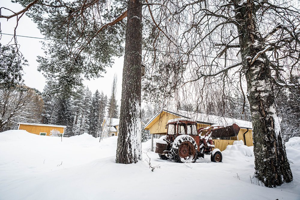 Τι να κάνουν και τα τρακτέρ με τόσο χιόνι στο WRC της Σουηδίας 