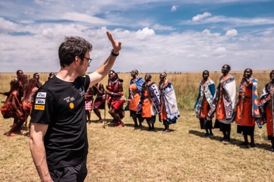 To WRC της Αφρικής ξεκινάει και ο Νεβίλ χαιρετά τους ιθαγενείς