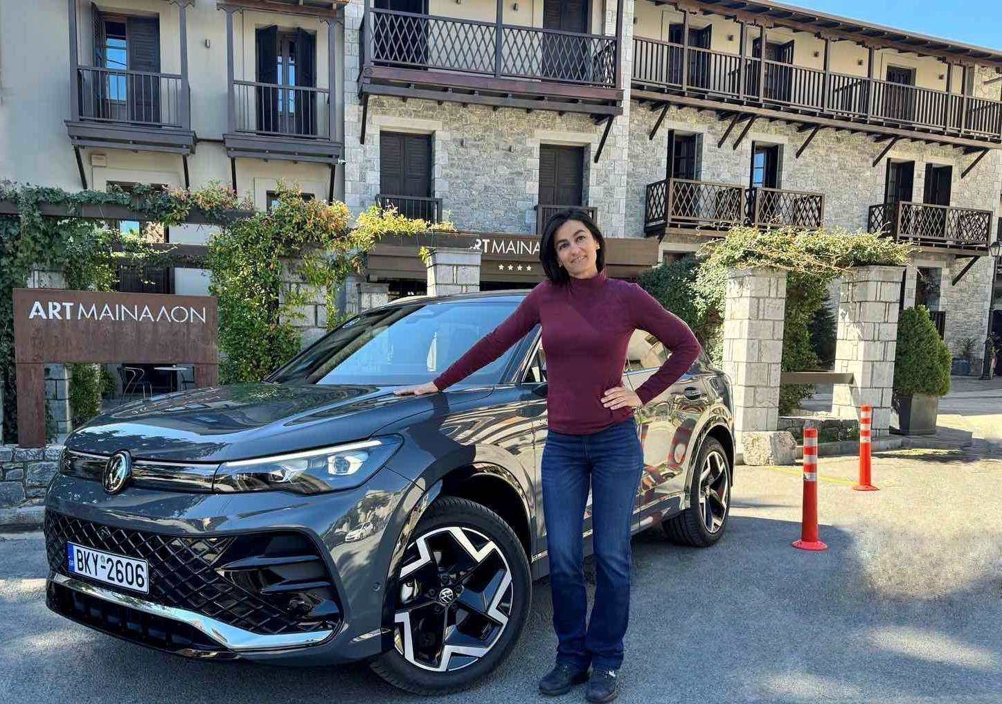 H Μαρία Μπακογιαννάκη ποζάρει με το νέο Volkswagen Tiguan